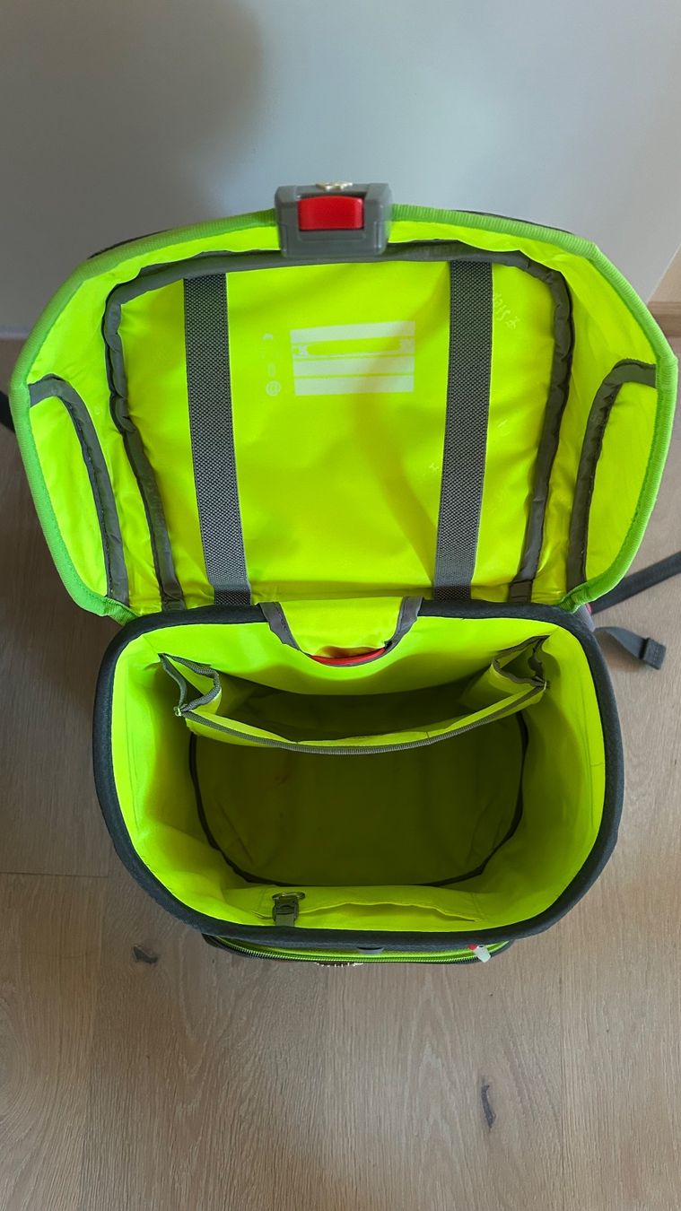 Kindertaschen: Schulrucksack grün – Gebraucht aus Heimberg von SN933 2