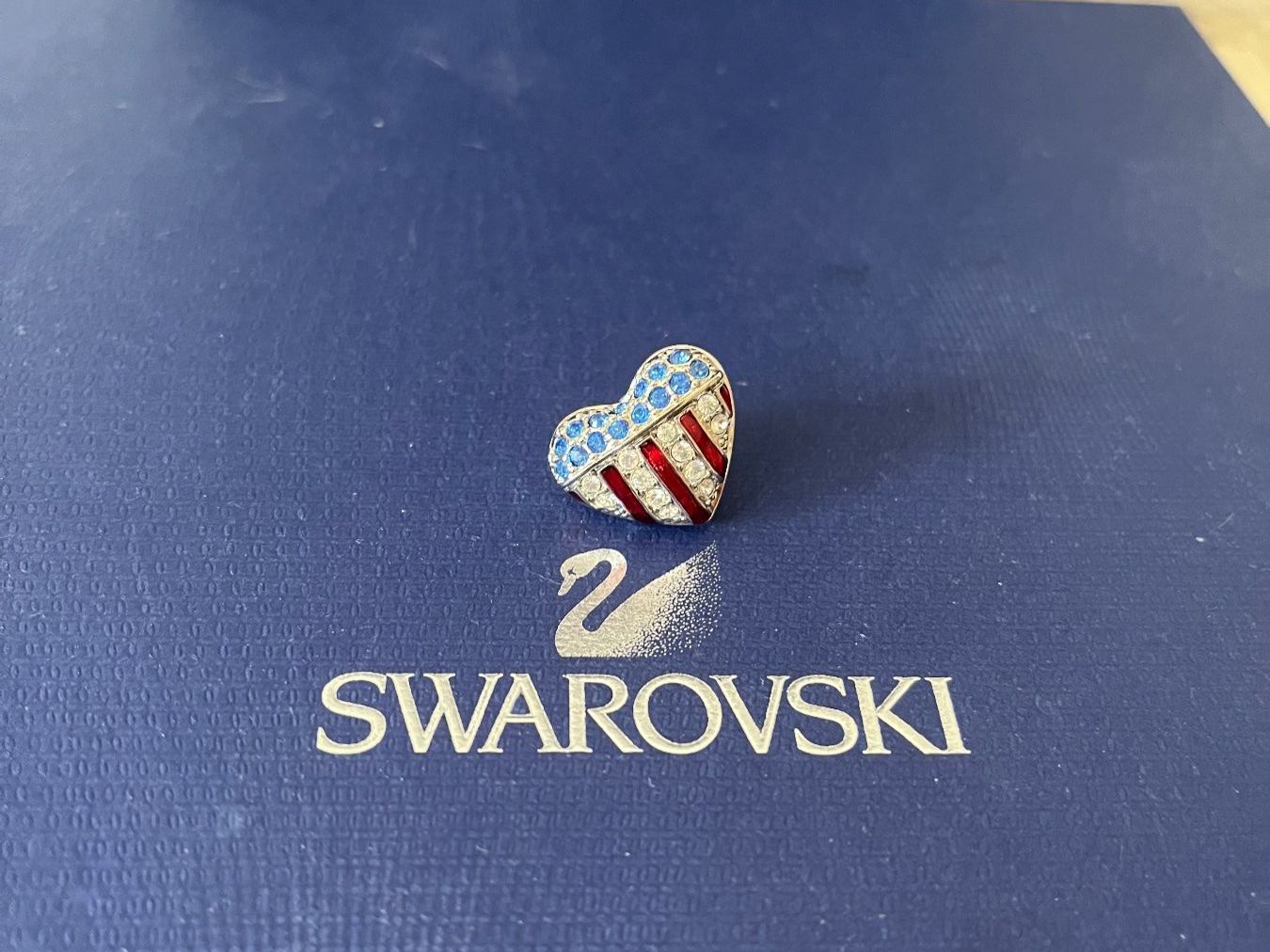 Swarovski Spille & Fermagli: Swarovski Brosche Herz original USA – Nuovo (secondo la descrizione) da Kirchleerau venduto da Dalmi220 1
