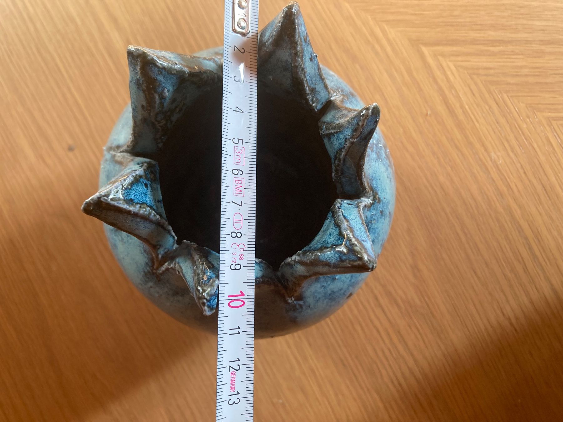 Vasen & Gefässe: Kunstvolle Töpfervase in Blütenform ca. 16cm – Gebraucht aus Anglikon von Duriel_77 3