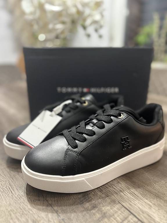 Scarpe da donna: Tommy Hilfiger Sneaker – Usato da Eschlikon TG venduto da tak_p2dk
