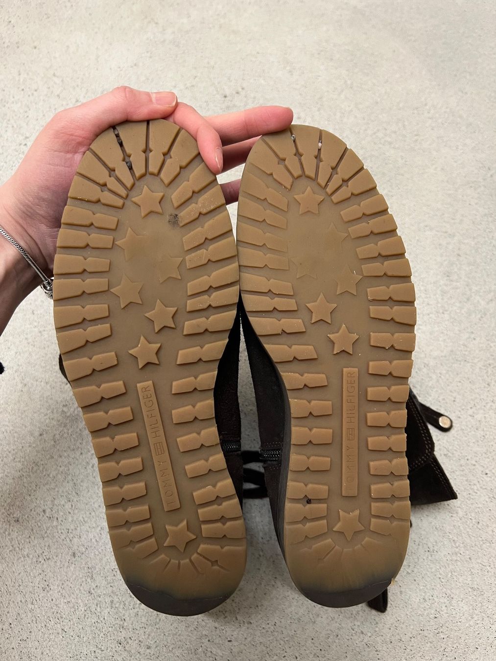 Tommy Hilfiger Scarpe da donna: Tommy Hilfiger Stiefelette, Grösse 39 – Usato da St. Gallen venduto da mirnes84 1