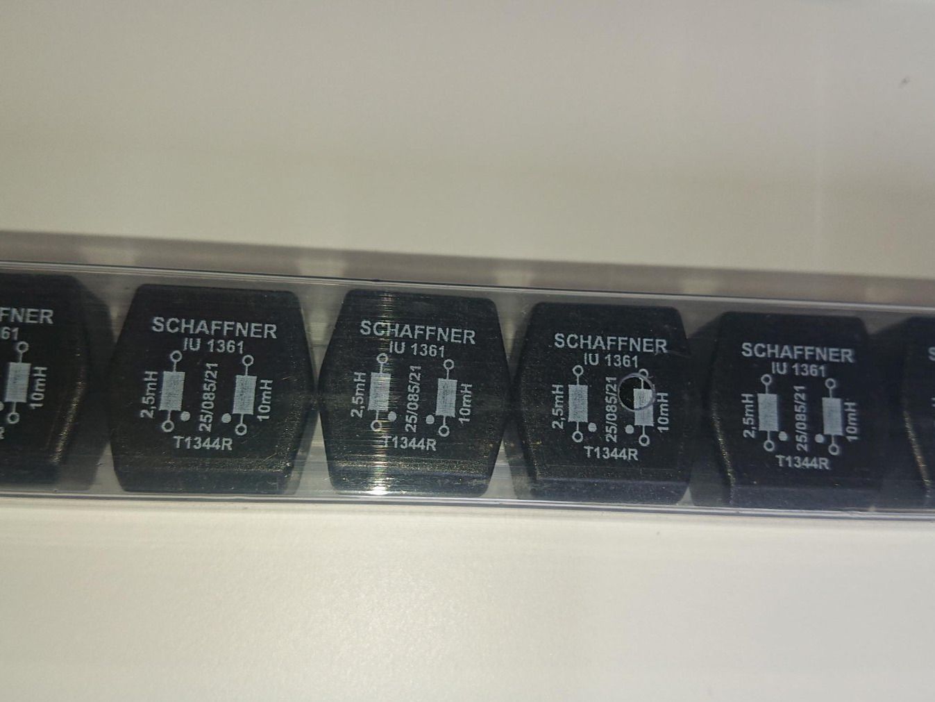 Componenti elettronici: SCHAFFNER Transformer - IU1361 – Nuovo (secondo la descrizione) da Grenchen venduto da Zombiepolizist