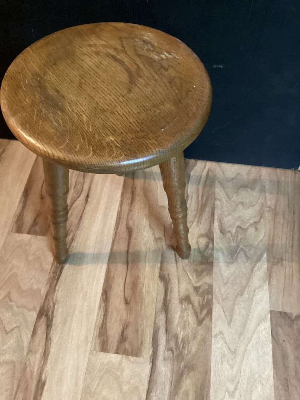 Tabourets: Alter kleiner Holz Hocker  Versand 12.- – D'occasion à Unterkulm par Lunchen11 1