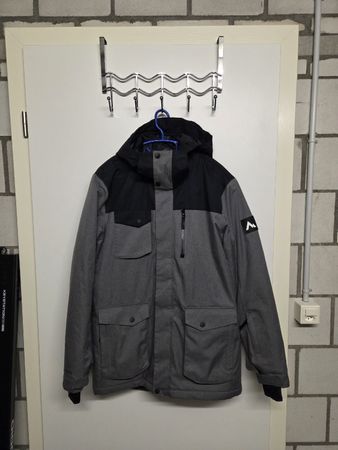 McKinley Winterjacke, Grösse S, Grau/Schwarz, Top Zustand!