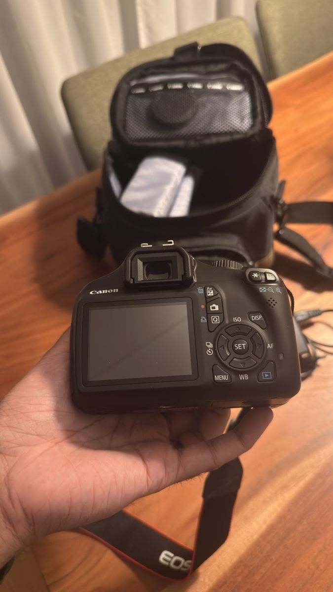 Canon Fotocamera: Canon EOS 1100D Set mit Zusatzobjektiv und Tasche – Usato da Bremgarten AG venduto da rad_n8jn 2