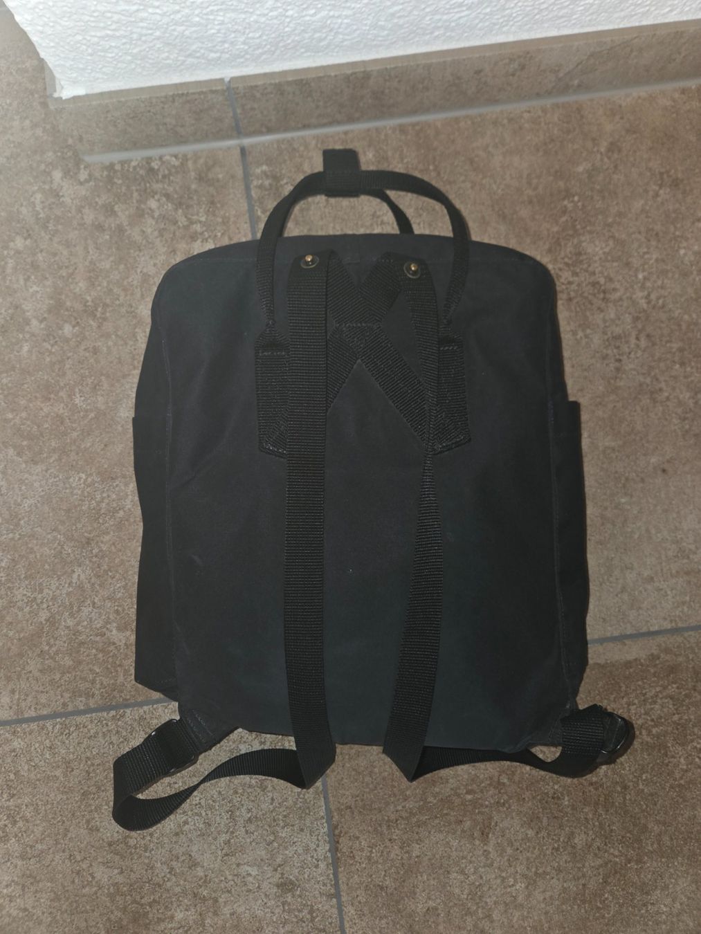 Fjällräven Zaini: Fjällräven Rucksack Schwarz – Usato da Lotzwil venduto da BodyPillow 2