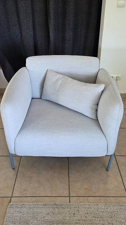 La Redoute Poltrone: Fauteuil tissu gris perle et structure métal – Usato da Genève venduto da cel_9ypg