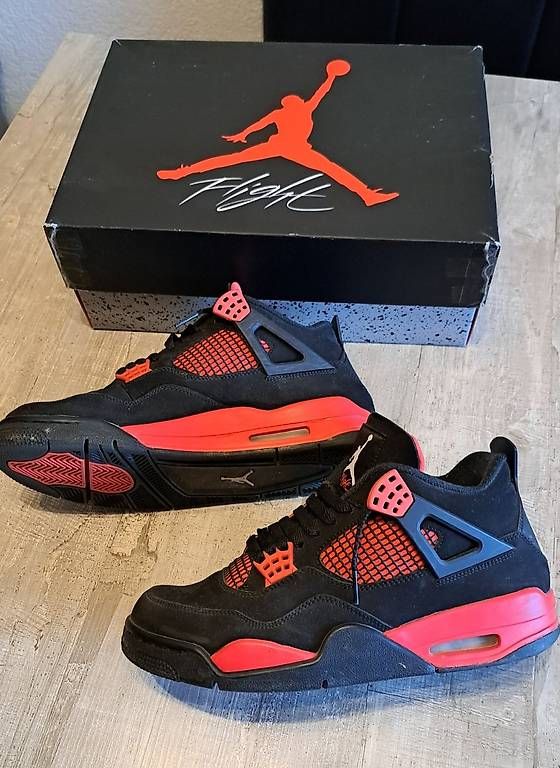 Jordan Scarpe da uomo: Jordan 4 rétro Red Thunder – Usato da MARTIGNY venduto da pinkforever1984