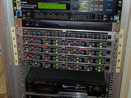 Lot de 5 compresseurs Behringer MDX2100/2200/1400