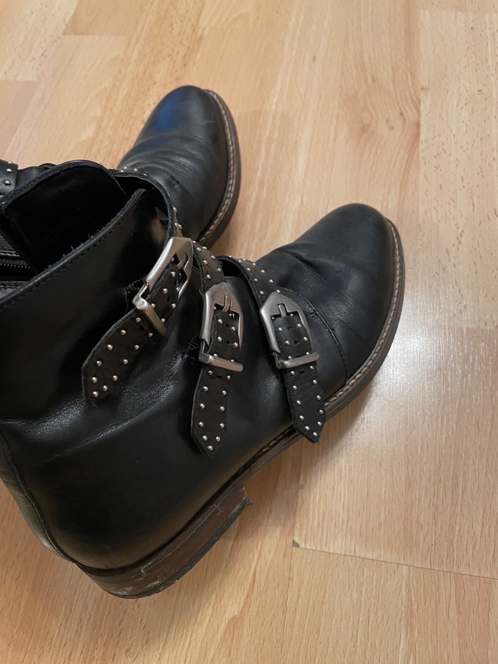 Scarpe da donna: Stiefeletten – Usato da Gossau ZH venduto da SistersBeauty 3