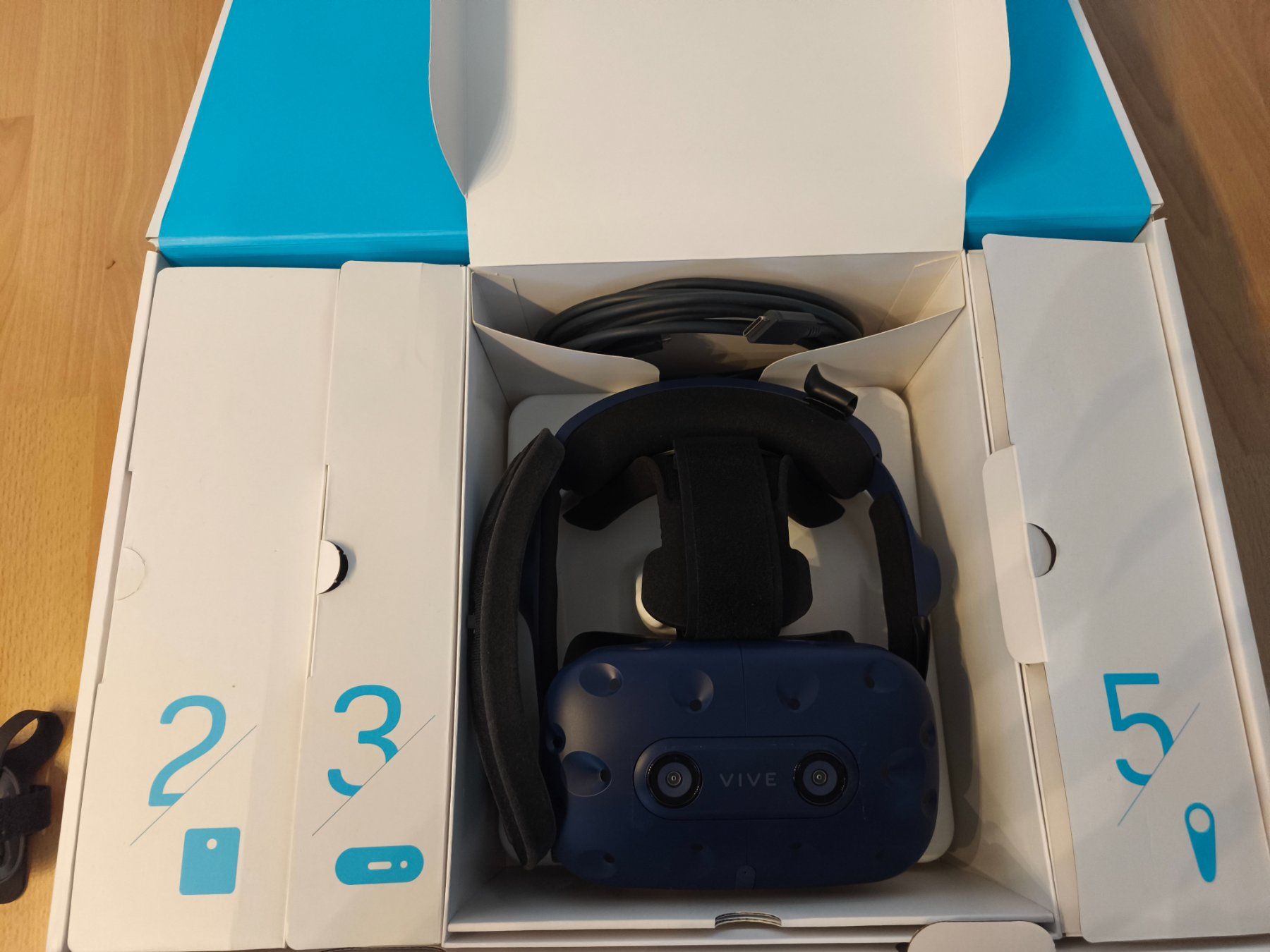 HTC VR Brille: HTC Vive Pro VR Full Kit + Wireless – Gebraucht aus Hochdorf von H-V0iD 1