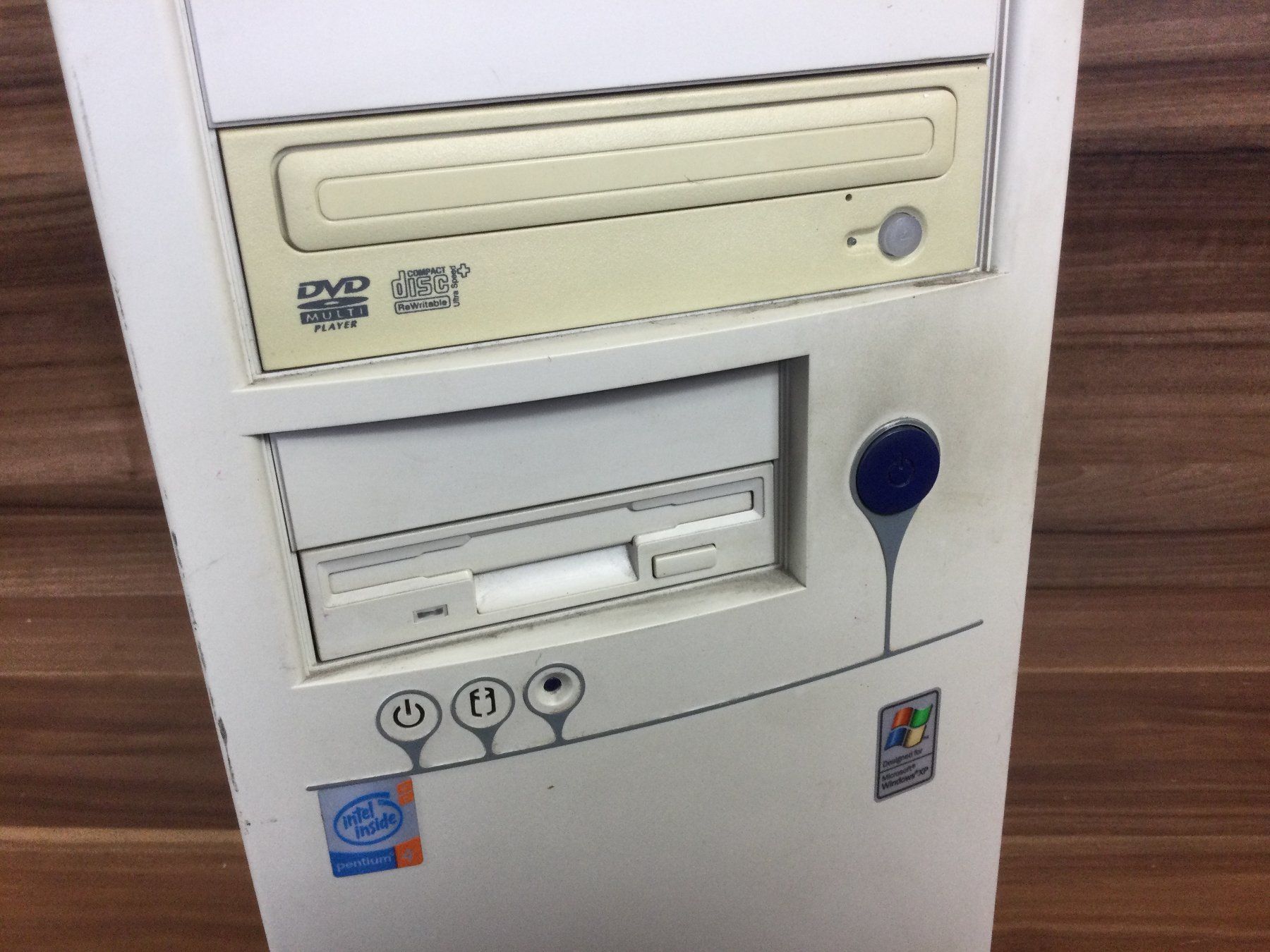 PCs: Gebrauchter Retro PC  MaxData  Pentium 4 – Gebraucht aus Wangen SZ von kuriosum12 1