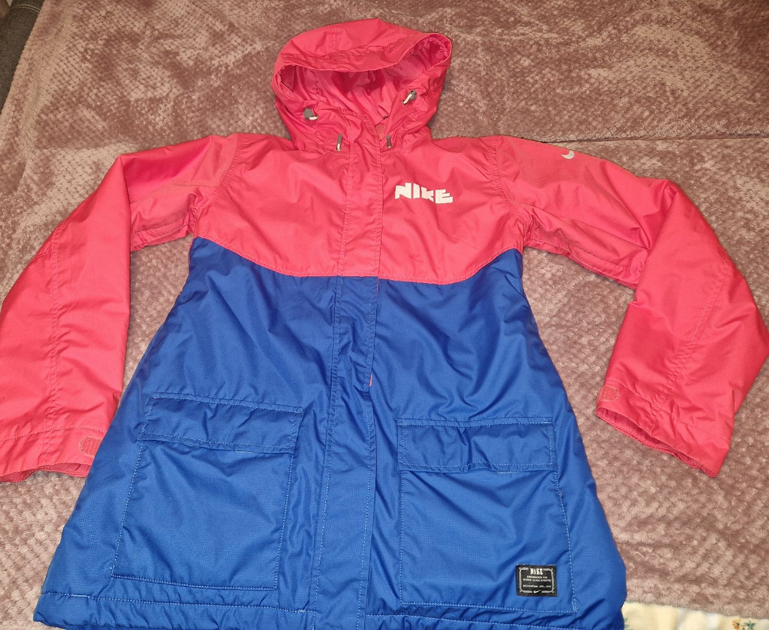 Nike Giacche & Cappotti: Nike Regen-und Windjacke Gr. L – Usato da Utzenstorf venduto da Ernie_und_Bert