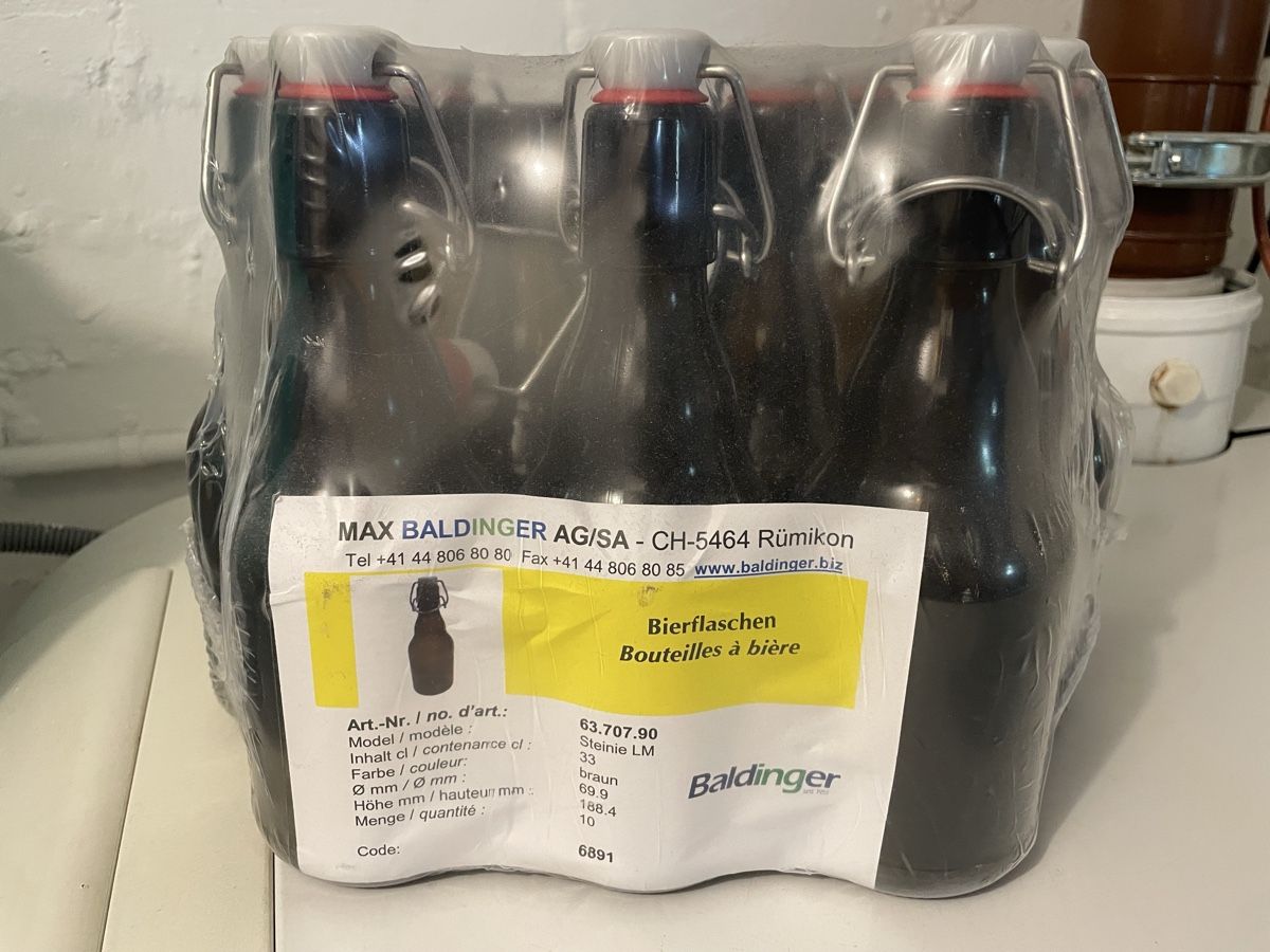 Bicchieri, Caraffe & Bottiglie: Bügelflaschen Bier 33cl neu verpackt – Usato da Bad Zurzach venduto da Flaedi27