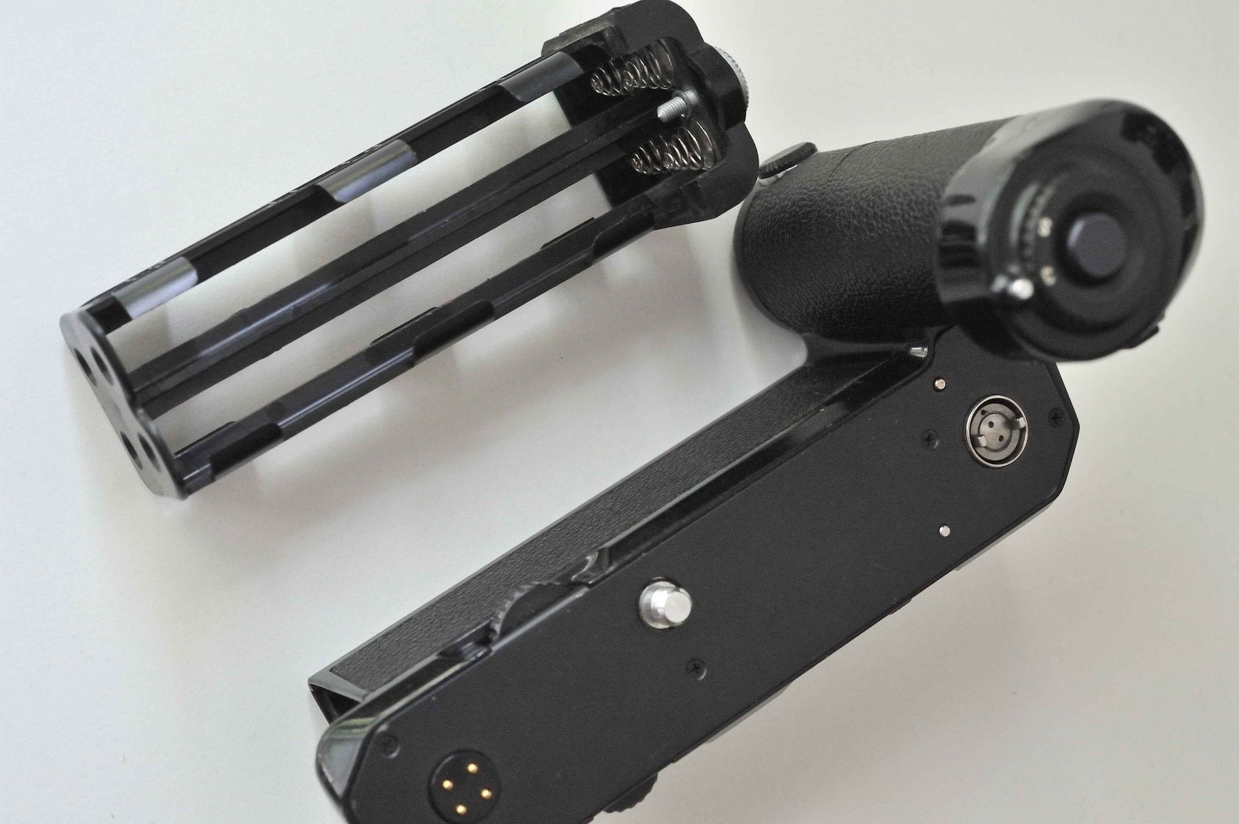 Nikon Fotocamera: Nikon Winder / Motor MD 11 – Usato da Schwerzenbach venduto da floridan 6