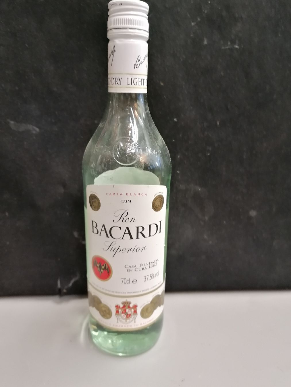 Bevande alcoliche: RON BACARDI SUPERIOR  – Usato da Genève venduto da Leboucheoreilles