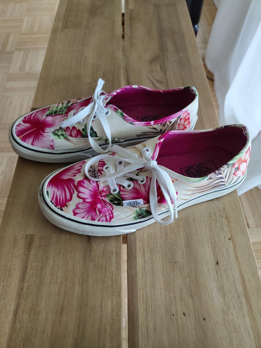 Vans Scarpe da donna: Vans Damenschuhe Blumenmuster Grösse 37 – Usato da Dietlikon venduto da VintageStudioZurich 3