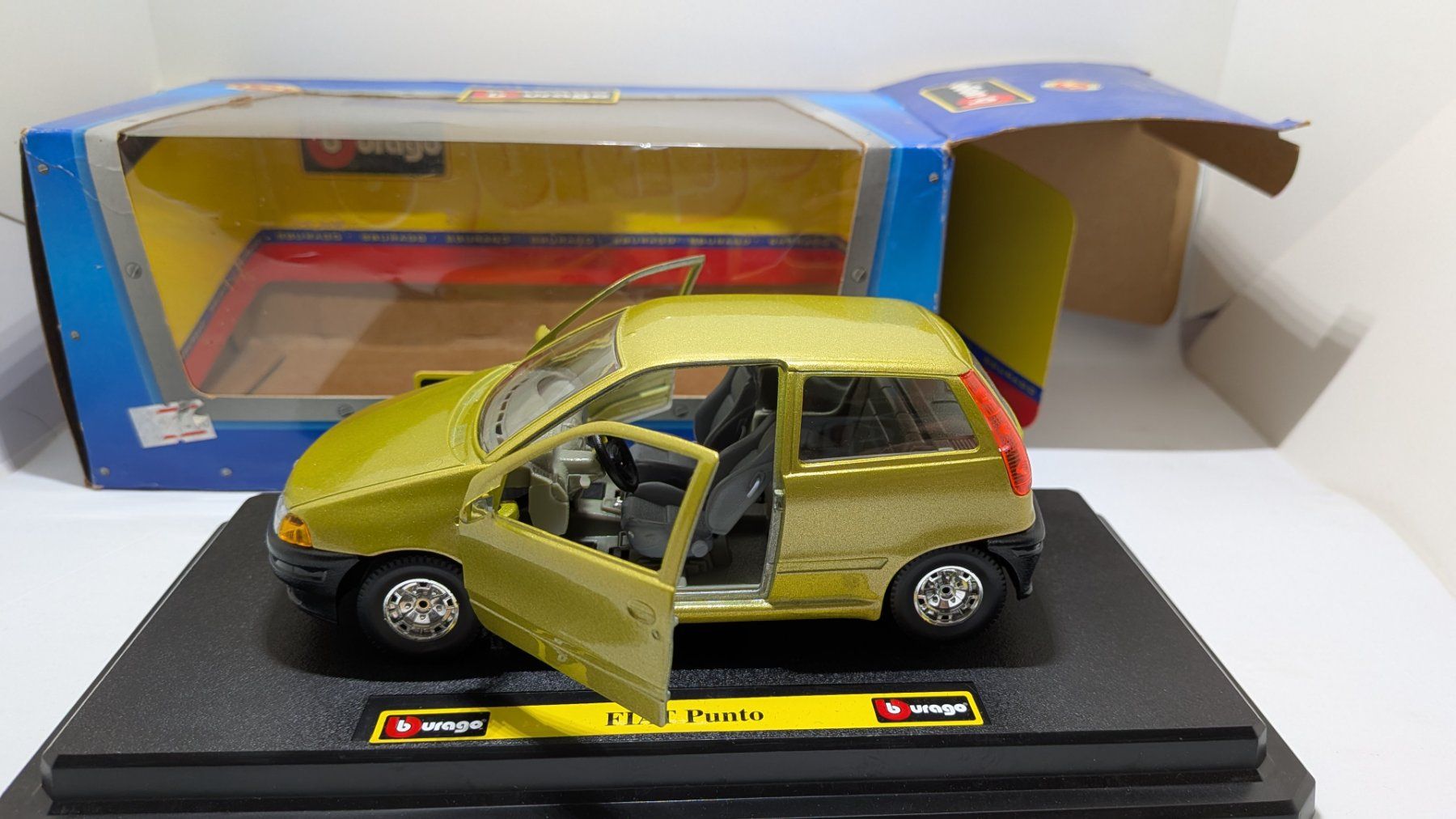 Bburago Modellautos: 1:24 Fiat Punto Bburago – Gebraucht aus Cugnasco von AndyAlfa 4
