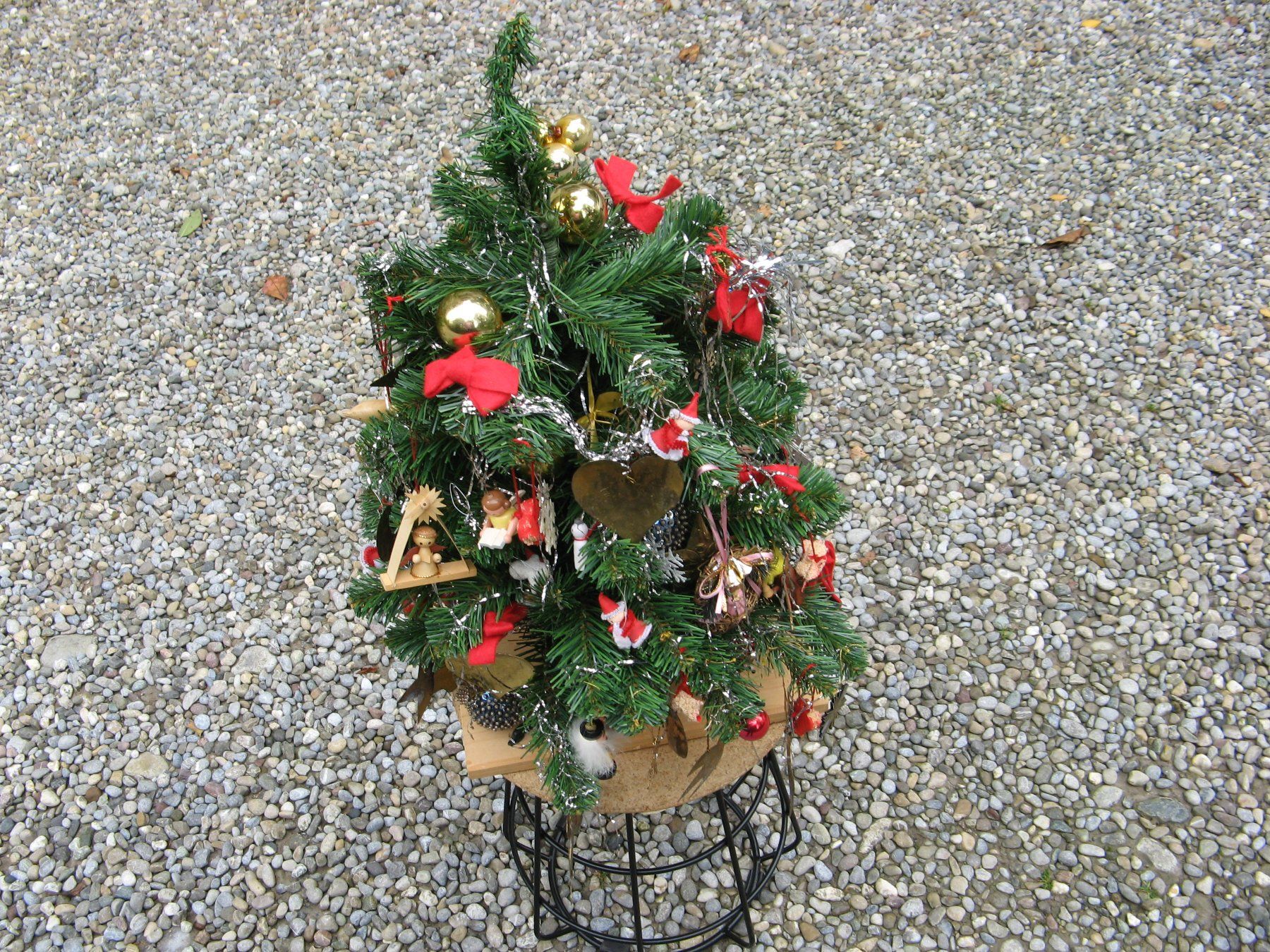 Tutte le decorazioni: künstlicher kleiner Weihnachtsbaum – Usato da Zürich venduto da apil 7