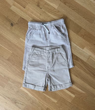 2x Sommer Shorts (Gr. 116), beige, Top Zustand!
