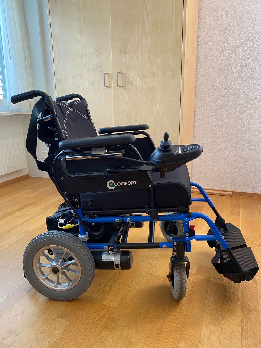 Rollstühle: Elektro-Rollstuhl Traveller "Comfort" – Gebraucht aus Wohlen AG von rza_p8xv 3