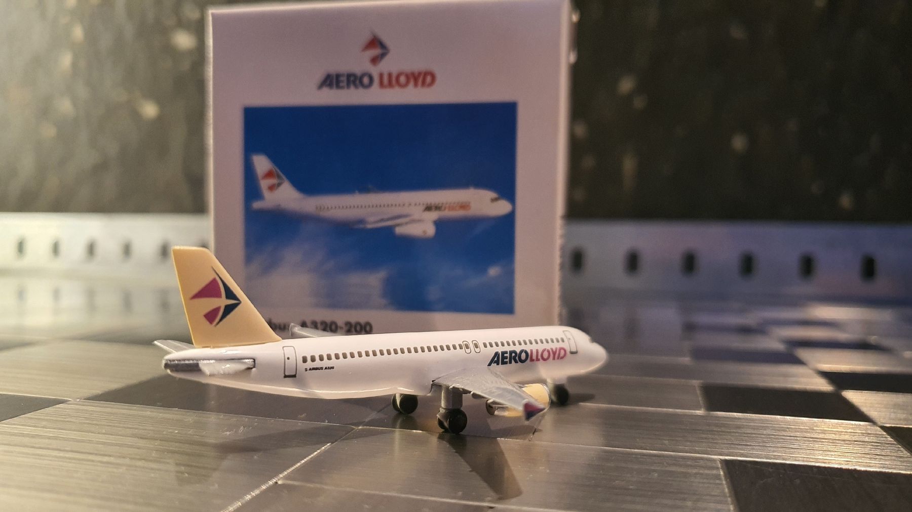 Herpa Modellbausätze & Standmodelle: HERPA AERO LLOYD AIRBUS A320-200 – Gebraucht aus Männedorf von Modellbau-wyss 1
