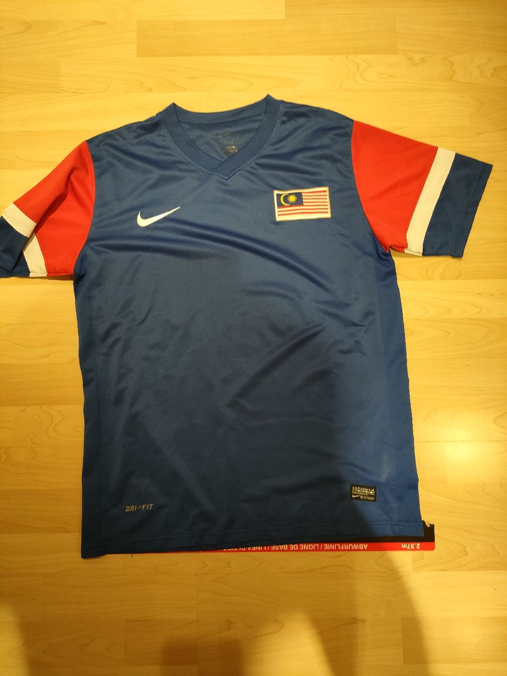 Canottiere & Pantaloni: Malaysia, Fussball – Nuovo (secondo la descrizione) da Feusisberg venduto da Whitefir