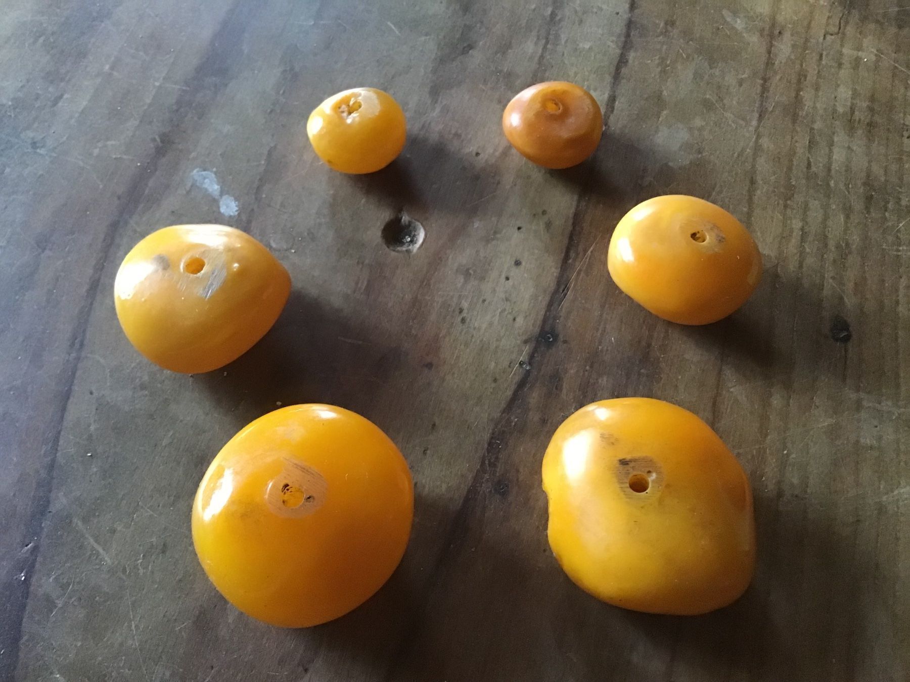 Perle (finte): Riesige Butter Scotch Perlen – Usato da St. Gallen venduto da Goldlilly