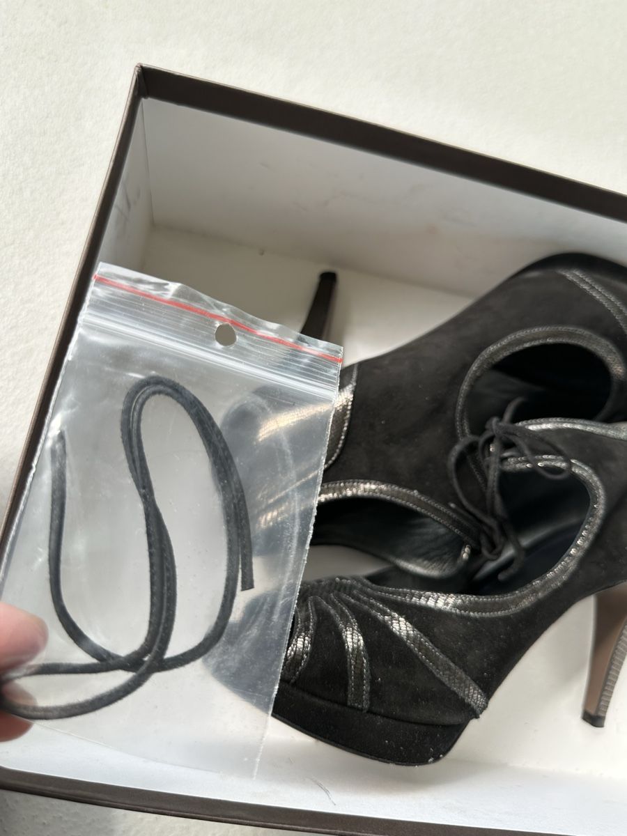 Damenschuhe: Pumps schwarz Nubukleder Grösse 40 Navyboot – Gebraucht aus Baar von lin_7dhb 7