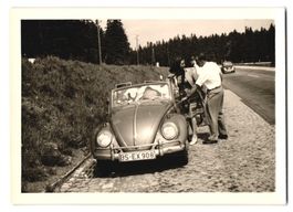 2 Fotografien Auto Volkswagen VW Käfer 