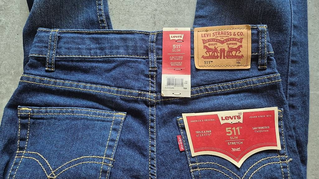 Levi's Jeans: Jeans Levis 140cm – Gebraucht aus Plan-les-Ouates von Jamune