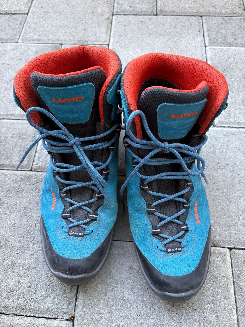 Lowa Scarpe da uomo: Wanderschuhe Lowa 42 – Usato da Weisslingen venduto da Sasetima 1