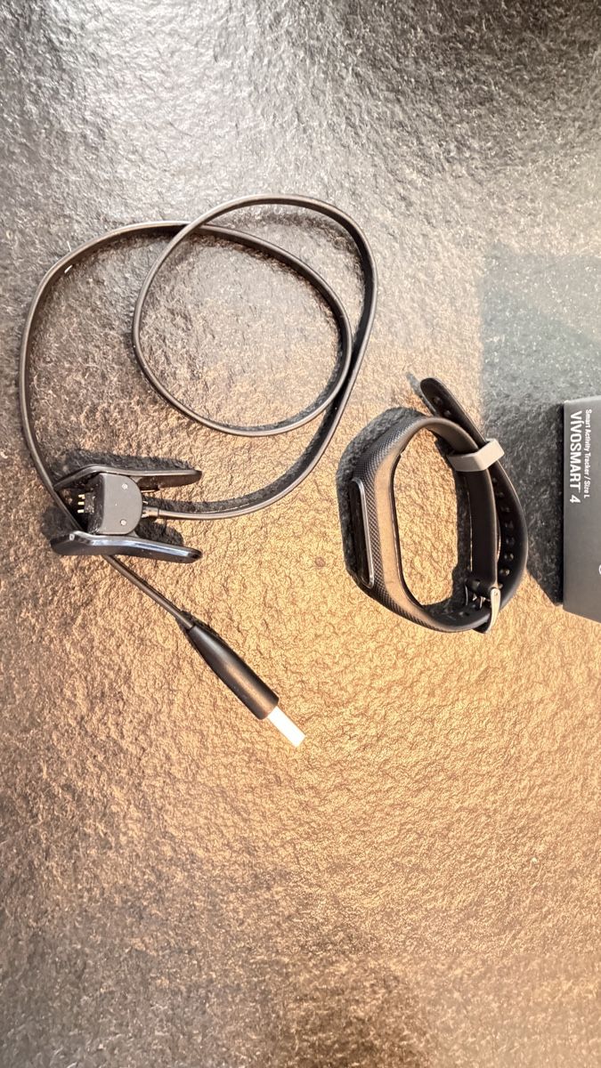 Garmin Smartwatch: Garmin vivosmart 4 – Usato da Hergiswil NW venduto da tes_j58l 2