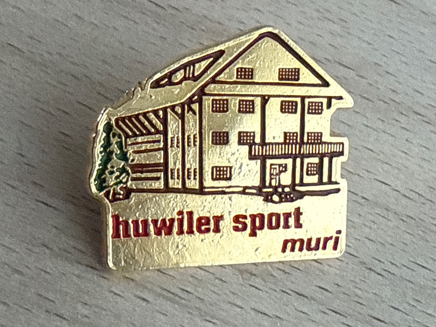 Placchette & Badge: Pin Huwiler Sport Muri – Usato da Glattbrugg venduto da Schweigmatt