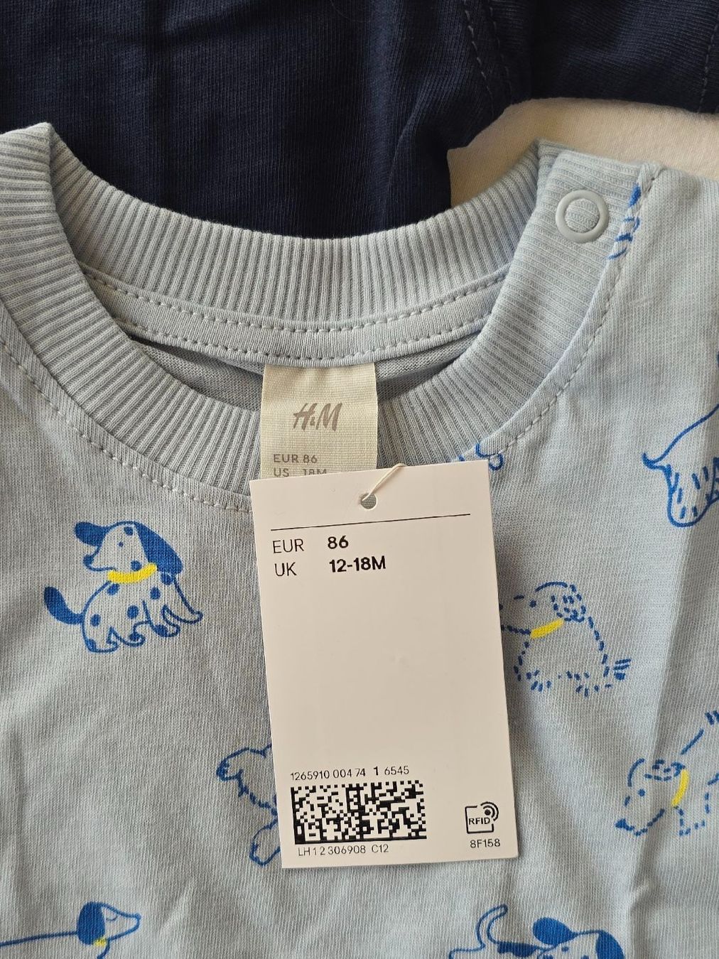 H&M Chemises, Tops & T-shirts: 2 Baby T-Shirts, NEU – Neuf avec emballage d'origine à Alpthal par M.J.A. 1