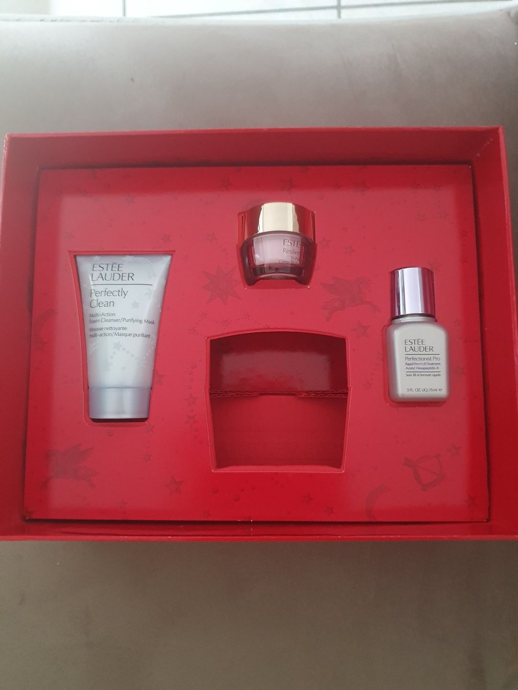 Estée Lauder Cura del viso: Cosmetici Estee Lauder – Nuovo e nell'imballaggio originale da Chiasso venduto da Ann58 1