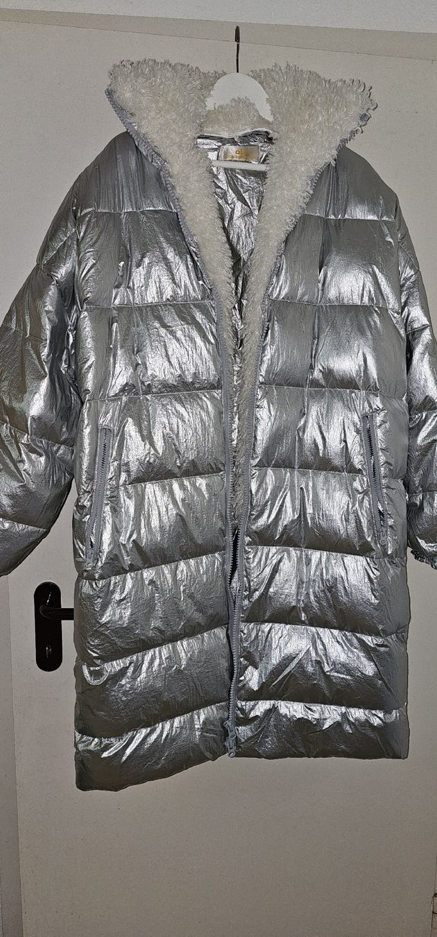 Jacken: Silberne Daunenjacke, Grösse L, Winter – Neu und originalverpackt aus Dulliken von Trw_gbp4