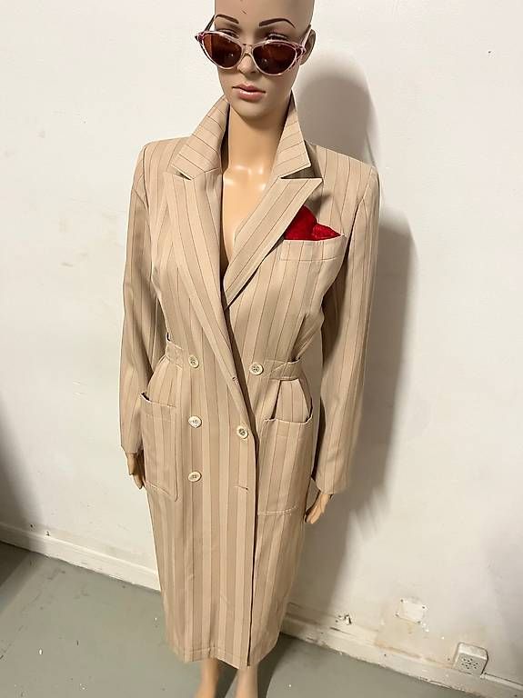 Cappotti: Trench Balmain taille 45 – Usato da Les Acacias venduto da kim_2dxt