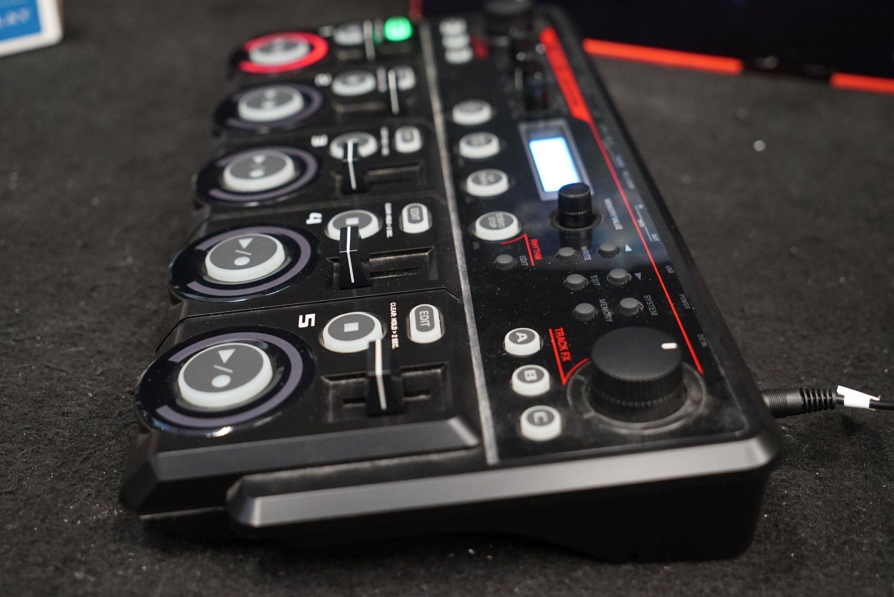 Boss Instruments de musique: BOSS RC-505 MK1 Loop Station – D'occasion à Ortschwaben par Musictrade 4