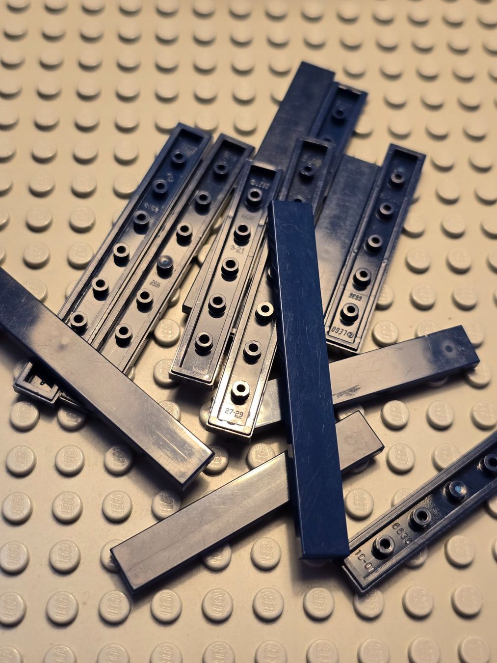 Lego Kit di costruzioni: Lego 13x Fliesen dunkelblau – Usato da Basel venduto da Swi-7621
