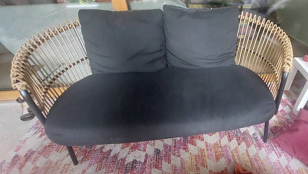 Sofas: Canapé 2 places comme neuf – Gebraucht aus Genève von Mendou8