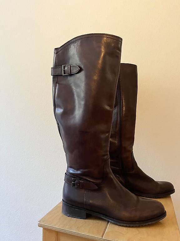 Scarpe da donna: Rotbraune Lederstiefel – Usato da Bern venduto da nal_5x9x