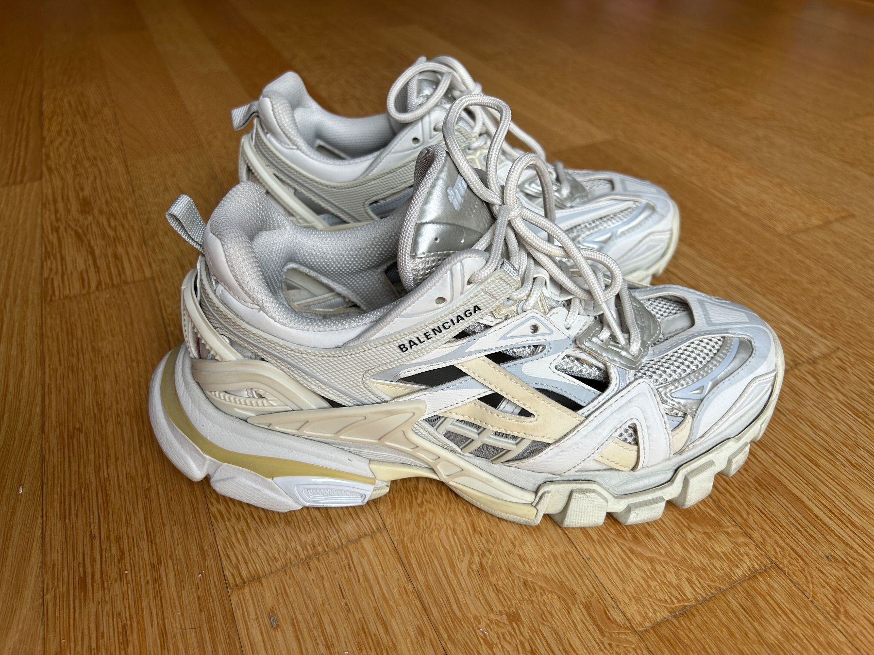 Balenciaga Scarpe da uomo: Balenciaga Track sneakers size 39 – Usato da Eysins venduto da inf_nwb9