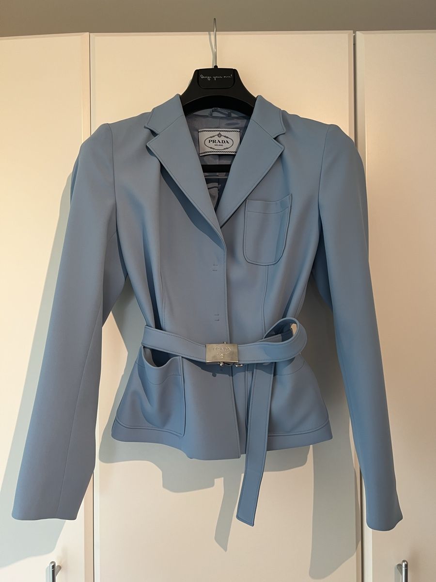 Prada Giacche: Prada Blazer Hellblau mit Gürtel - Grösse 40 – Nuovo (secondo la descrizione) da Thalwil venduto da Yerf25 1