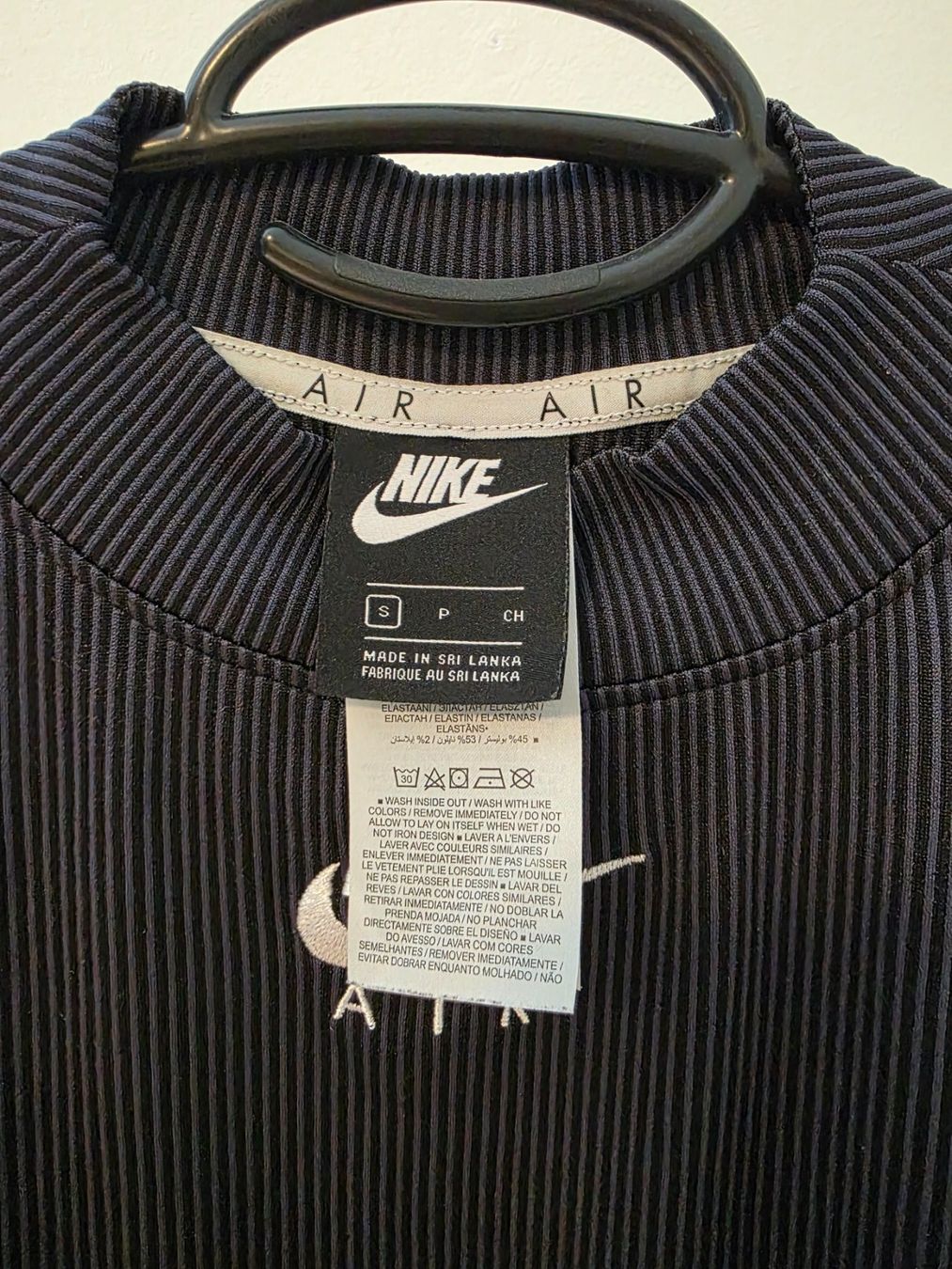 Nike T-shirts: Langarmshirt Nike – D'occasion à Rothenfluh par sel_j856 3