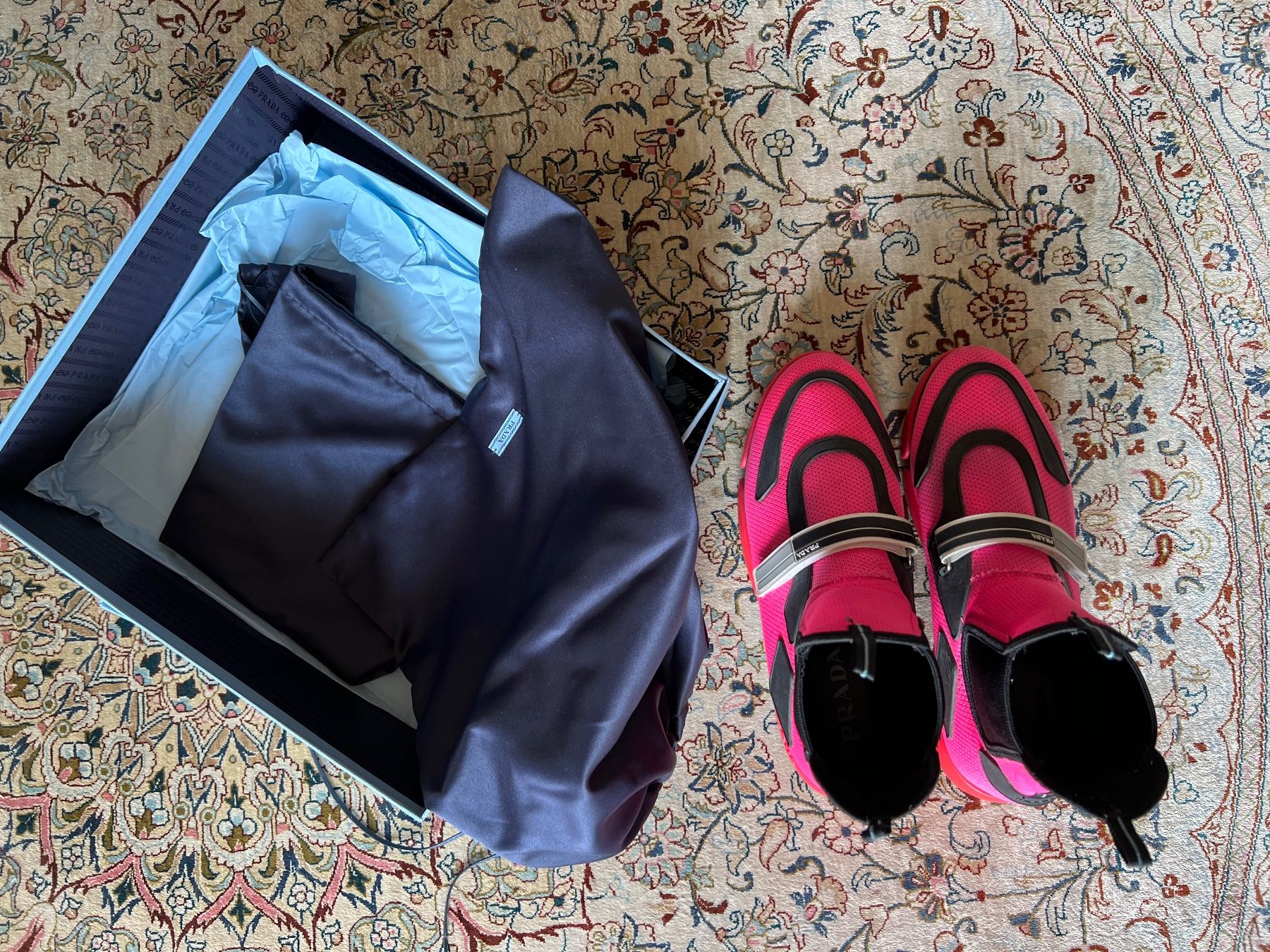 Prada Scarpe da uomo: PRADA Fluoro Pink & Black Trim  Sneaker – Nuovo e nell'imballaggio originale da St.Gallen venduto da 303_7fcf 1