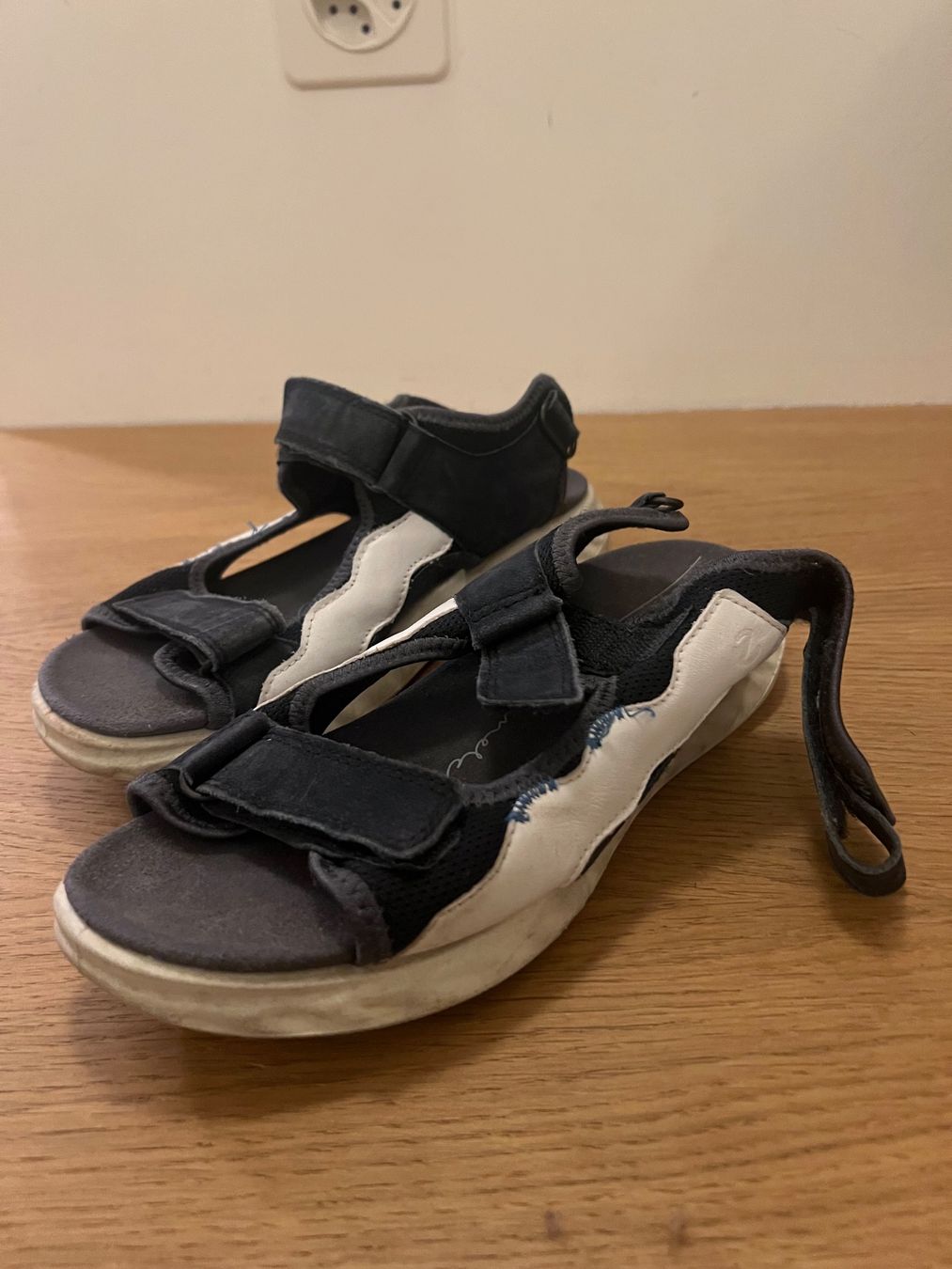 Ecco Scarpe per ragazzi: ECCO Sandalen Sandals Gr 37 – Usato da Ebmatingen venduto da dartim