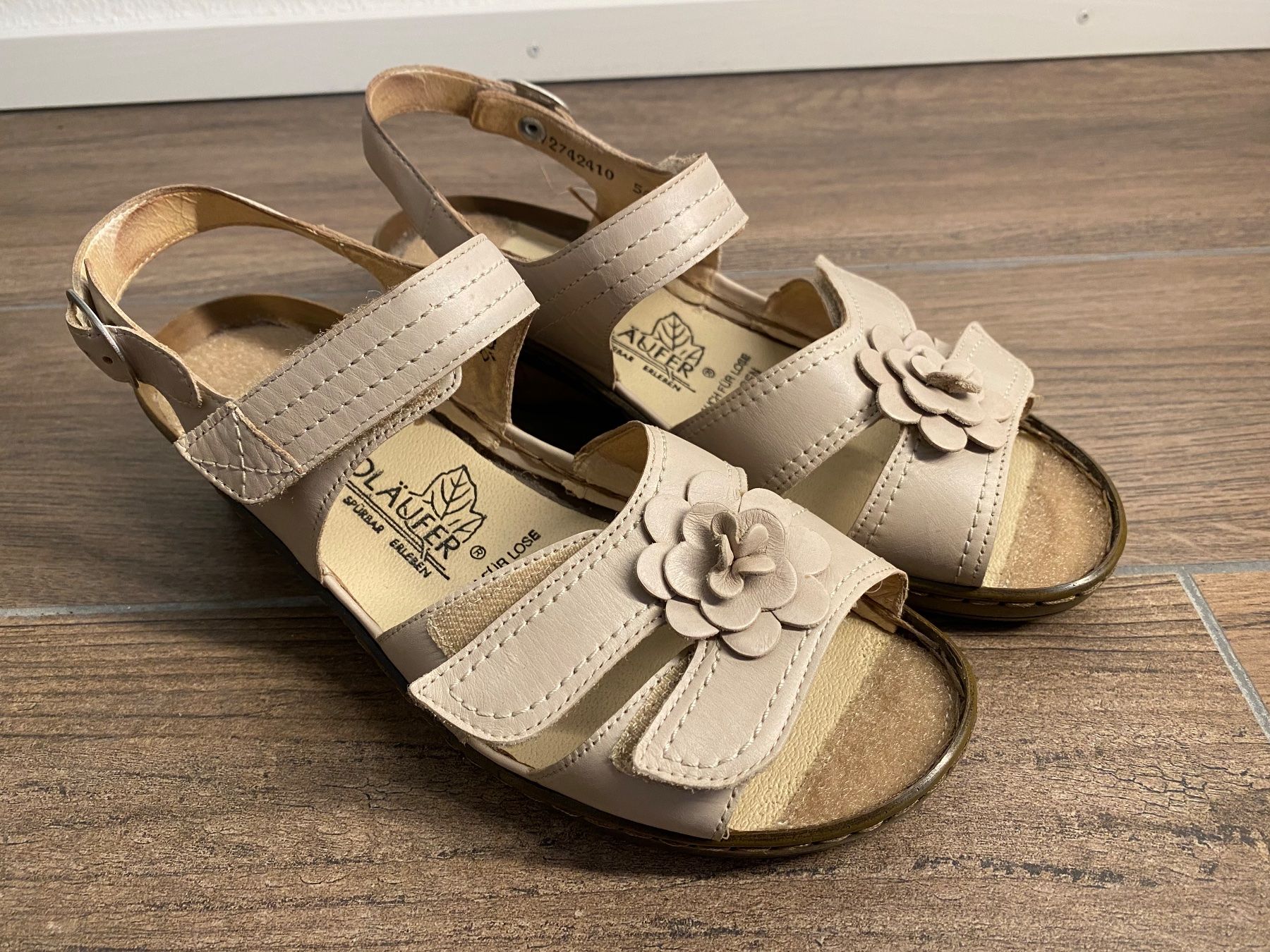 Scarpe da donna: Waldläufer Sandalen mit Blumen beige Gr. 38 – Usato da Pratteln venduto da a23_j2gs 2