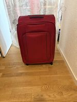 Reisekoffer / Trolley in Rot  (4 Rollen)
