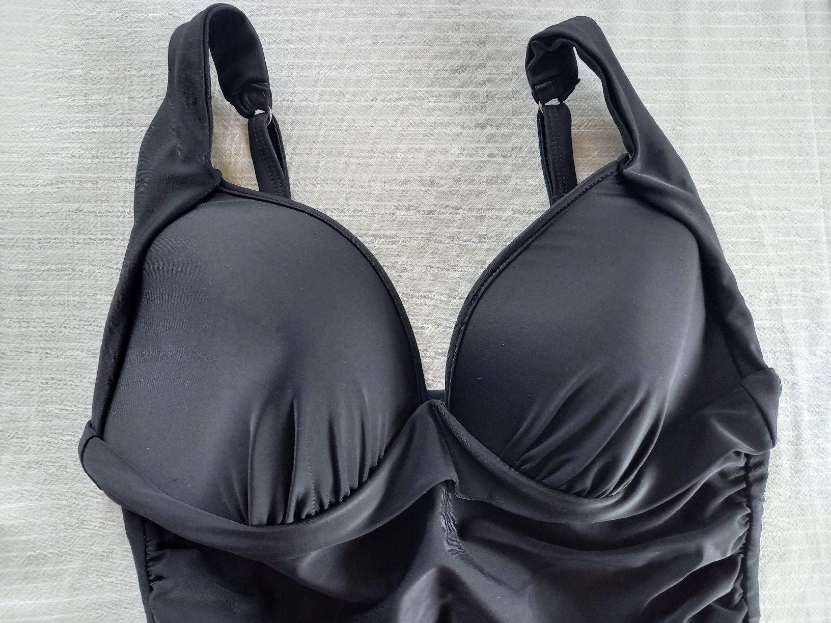 Badekleider & Bikinis: Badeanzug schwarz – Neu (gemäss Beschreibung) aus Winterthur von leo_ywb7 2